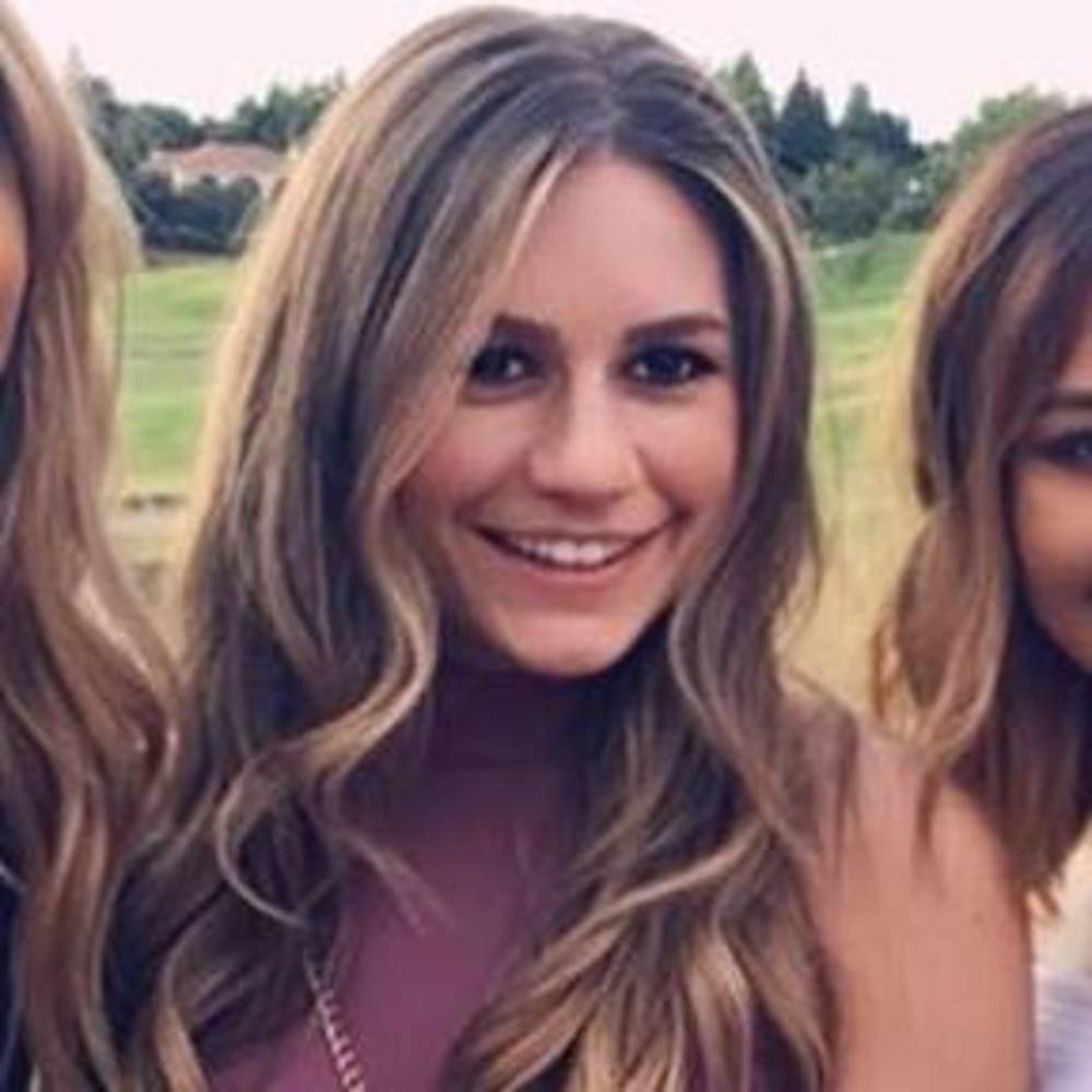 Meet your Posher, Courtney